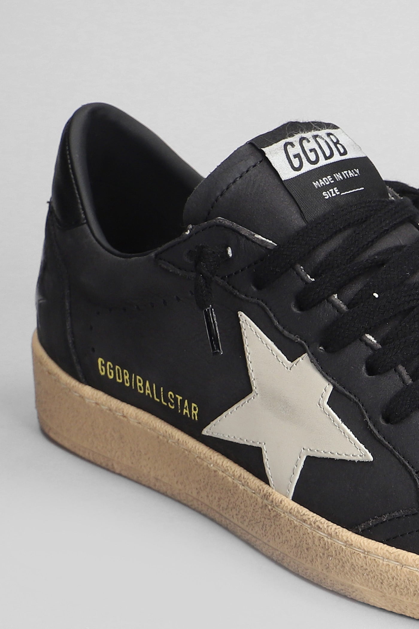 Ball Star in black leather